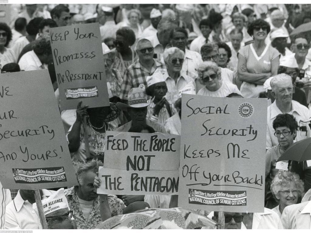 តើប្រាក់រង្វាន់សង្គមមានអត្ថប្រយោជន៍យ៉ាងដូចម្តេច?